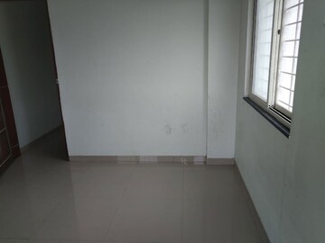 Room in 2 BHK Apartment at Vaman Ganesh Complex, Bavdhan – for Rent