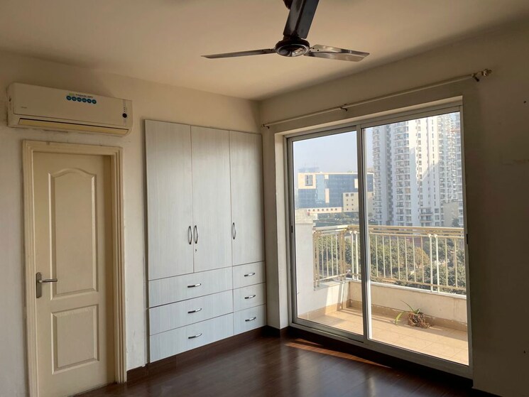 Room, bestech-park-view-spa-next 3.5 Bedroom 2000 Sq.Ft. Apartment In Sector 67 Gurgaon 9967021