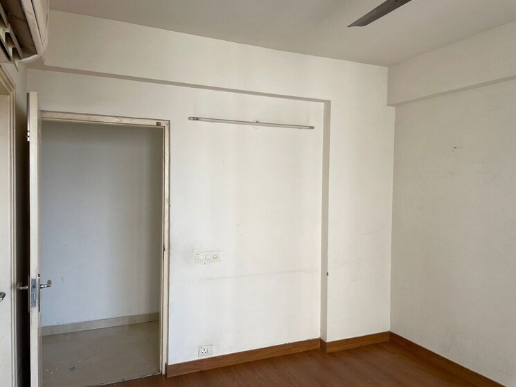 Room, bestech-park-view-spa-next 3.5 Bedroom 2000 Sq.Ft. Apartment In Sector 67 Gurgaon 9967021