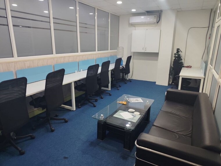 Team Area, sector 62 Commercial Office Space 910 Sq.Ft. In Sector 62 Noida 9967044