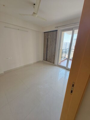 Room in 3 BHK Apartment at Anukampa Sky Lounges, Mansarovar – for Rent