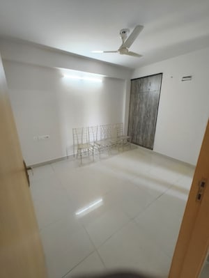 Room in 3 BHK Apartment at Anukampa Sky Lounges, Mansarovar – for Rent
