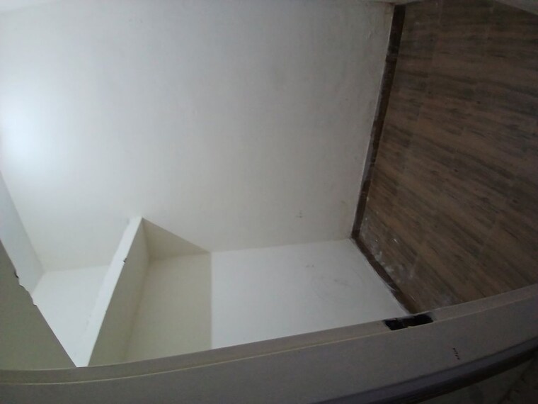 Room, patiala road 6+ Bedroom 2000 Sq.Ft. Independent House In Patiala Road Zirakpur 9967070