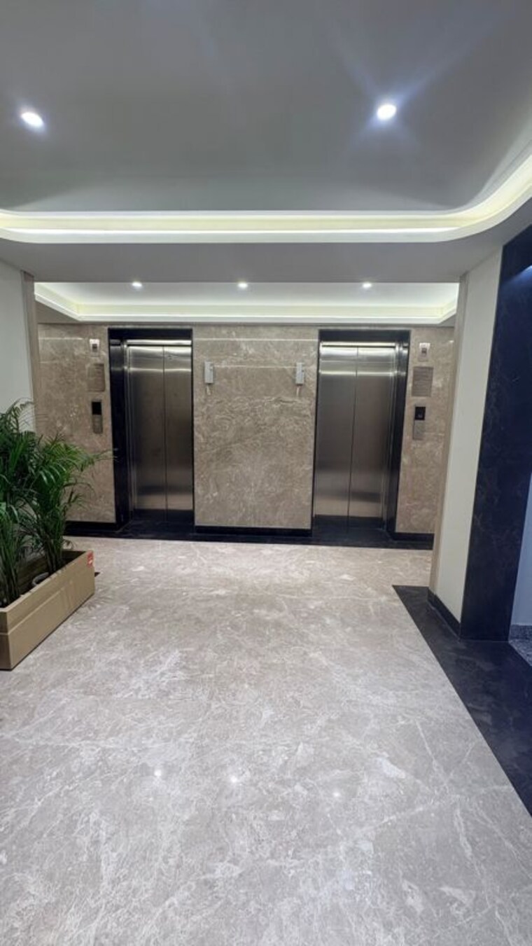  Parking, sector 77 3.5 Bedroom 1720 Sq.Ft. Apartment In Sector 77 Faridabad 9967071