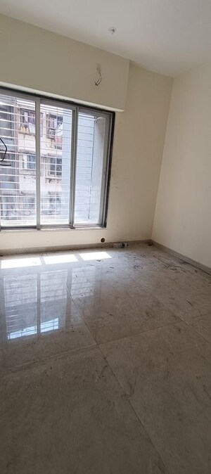 Room in 1 BHK Apartment at Bindra Complex, Andheri East – for Rent