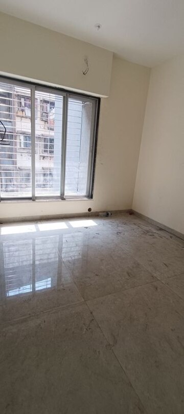 Room in 1 BHK Apartment at Bindra Complex, Andheri East – for Rent