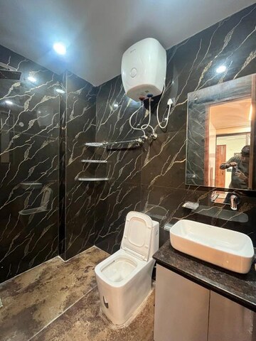 Bathroom in 1 RK Builder Floor at Sector 44 – for Rent