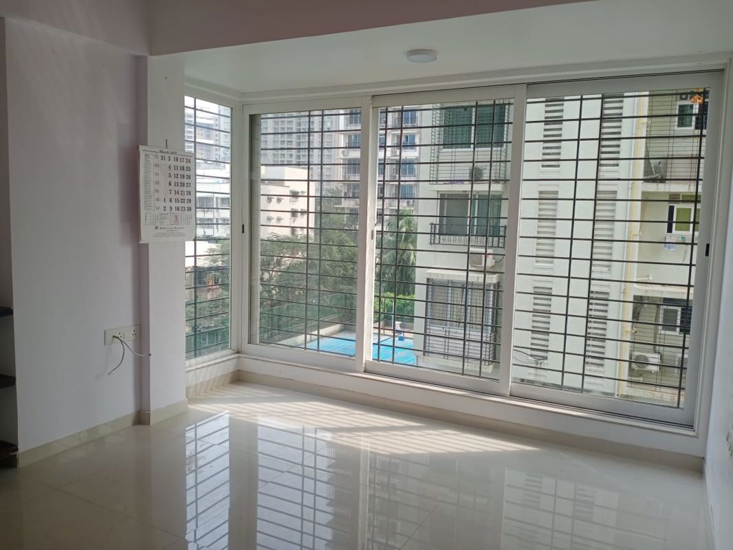 2.5 BHK + Store Room Apartment For Rent in DLH Orchid