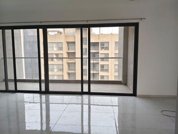 Room in 4 BHK Apartment at Mantra Mirari, Koregaon Park – for Sale