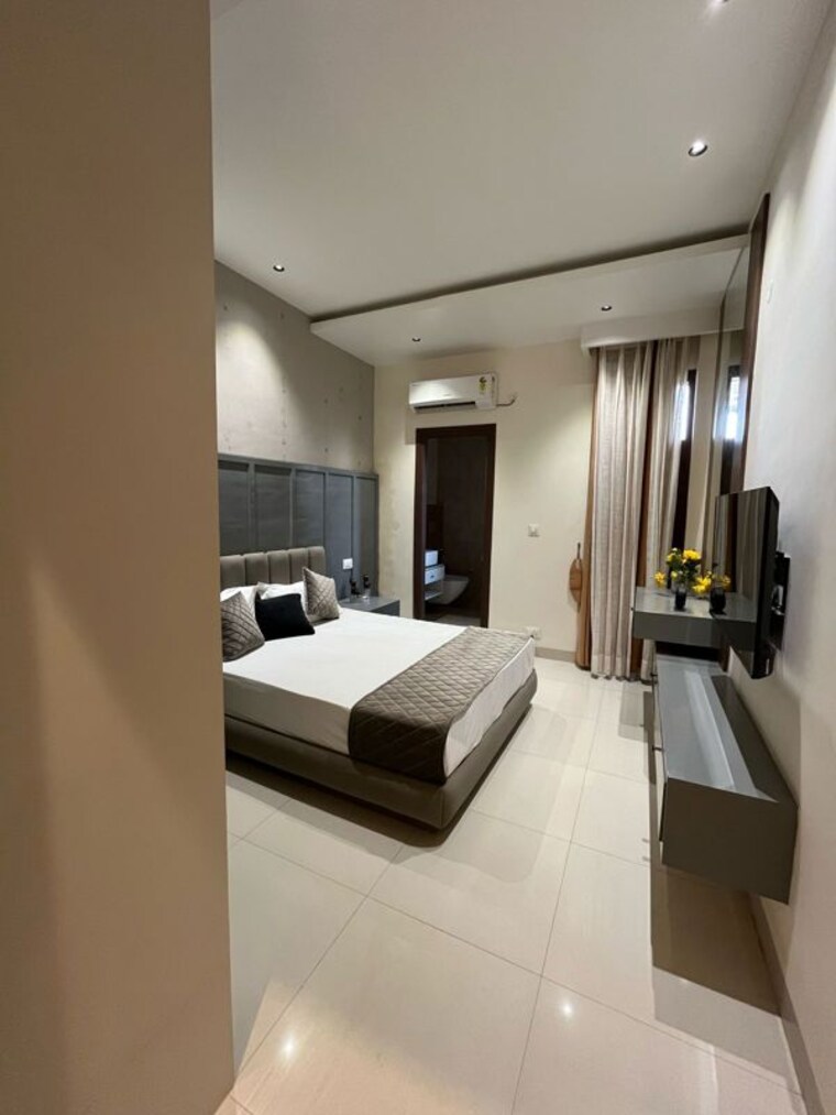 Master Bedroom, sushma-chandigarh-grande 2 Bedroom 1250 Sq.Ft. Apartment In Lohgarh Zirakpur 9967095