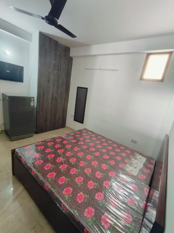 1.5 BHK Builder Floor For Rent in Minarch Tower