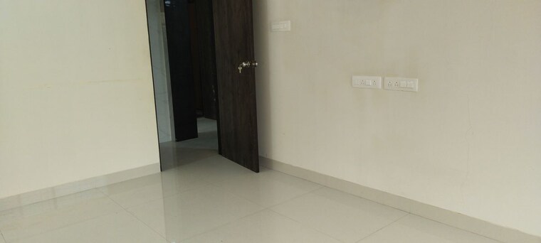 Room, cross-gate-apartment 2 Bedroom 725 Sq.Ft. Apartment In Andheri West Mumbai 9967115