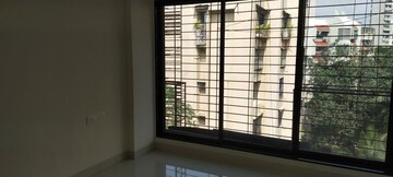 Room in 2 BHK Apartment at Cross Gate Apartment, Andheri West – for Rent