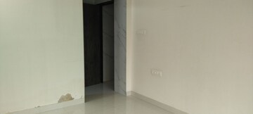 Room in 2 BHK Apartment at Cross Gate Apartment, Andheri West – for Rent