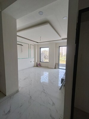 Room in 4 BHK Builder Floor at TDI The Grand Retreat, Sector 88 – for Sale