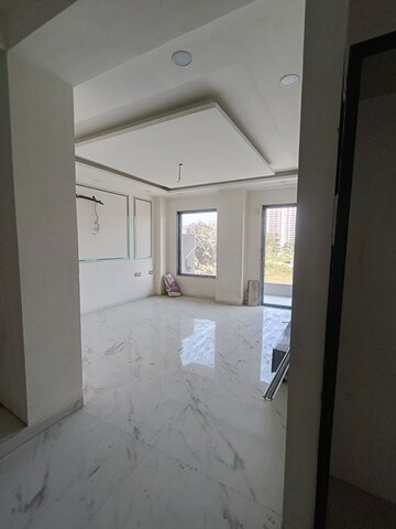 Room in 4 BHK Builder Floor at TDI The Grand Retreat, Sector 88 – for Sale