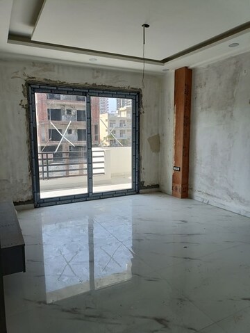 Room in 4 BHK Builder Floor at TDI The Grand Retreat, Sector 88 – for Sale