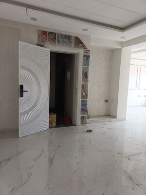 Building Lobby in 4 BHK Builder Floor at TDI The Grand Retreat, Sector 88 – for Sale