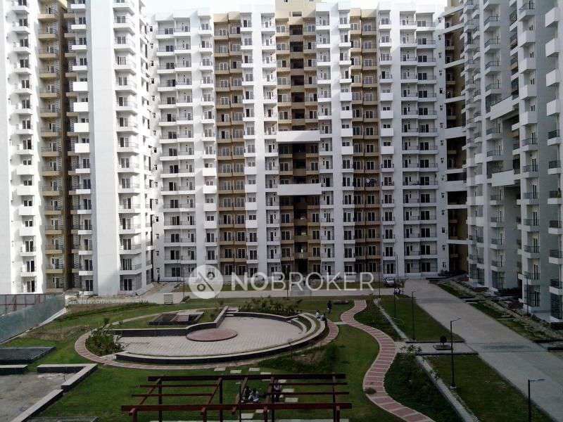 3 BHK 1775 Sq.Ft. Apartment in Amrapali Platinum
