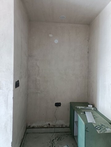 Bathroom in 3 BHK Builder Floor at TDI The Grand Retreat, Sector 88 – for Sale