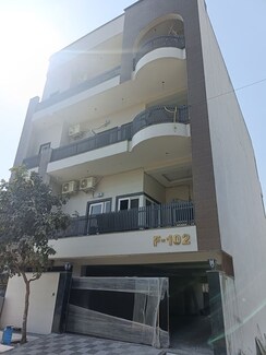 3 BHK + Servant Room,Study Room Builder Floor For Sale in TDI The Grand Retreat