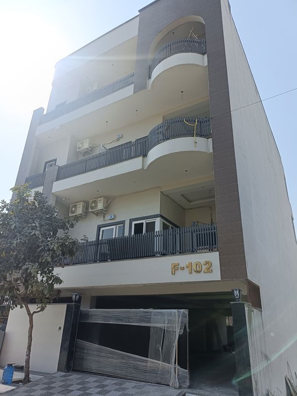 3 BHK + Servant Room,Study Room Builder Floor For Sale in TDI The Grand Retreat