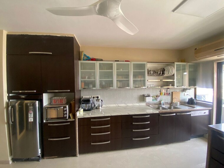 Kitchen, khar west 3.5 Bedroom 1100 Sq.Ft. Apartment In Khar West Mumbai 9967437