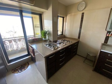 Kitchen in 3.5 BHK Apartment at Khar West – for Rent