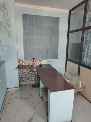 1 BHK Independent House For Rent in Sector 21