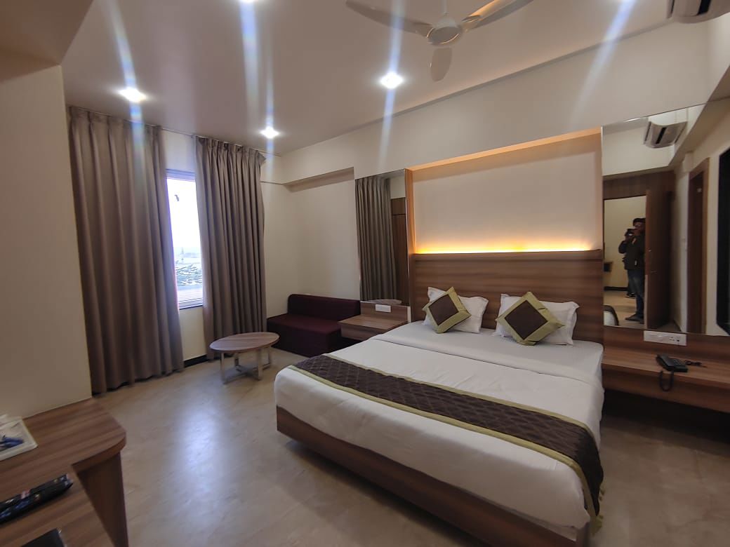 3 BHK + Servant Room Apartment For Rent in Ireo Skyon