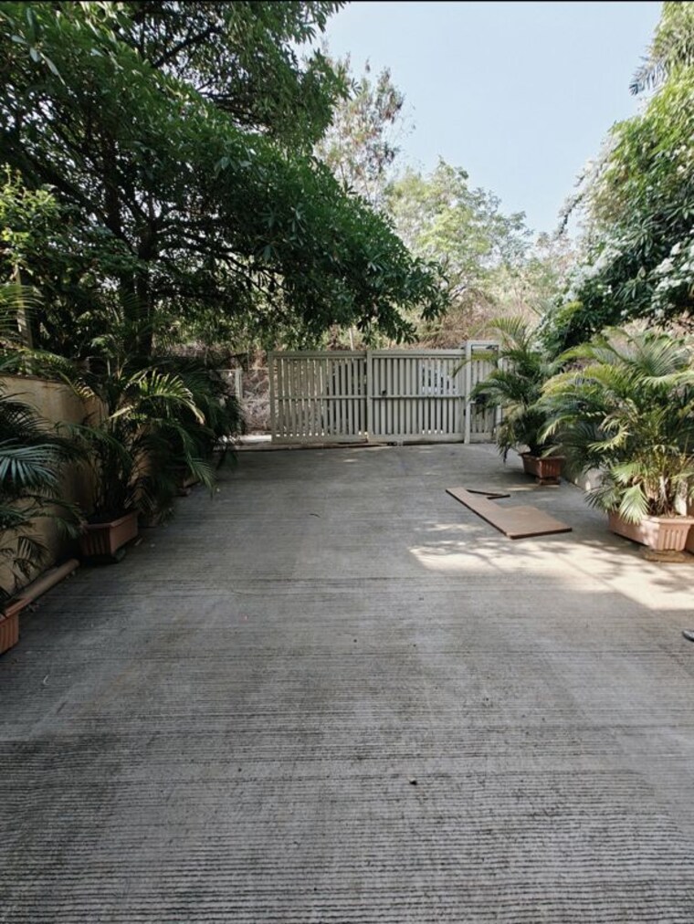  Parking, gera-isle-royale 5 Bedroom 6500 Sq.Ft. Independent House In Bavdhan Pune 9967905