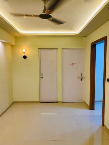 Room in 1 BHK Apartment at Raymond Aashiyana, Vartak Nagar – for Rent