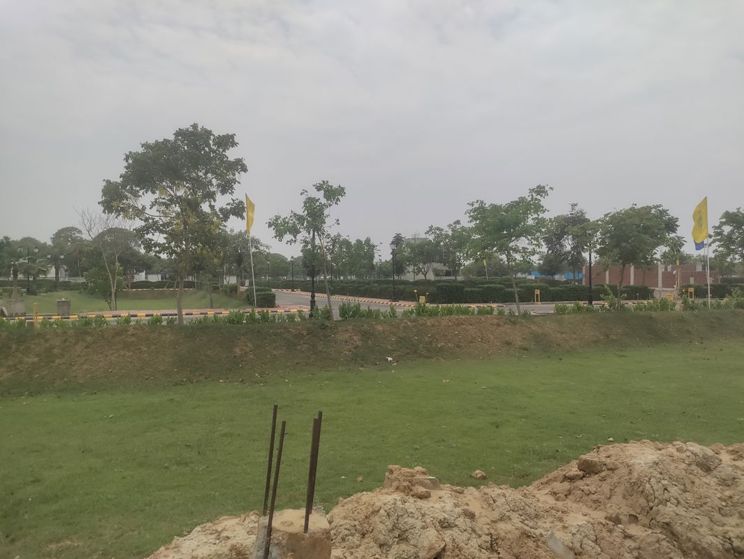 Plot For Sale in Mansha Oaks