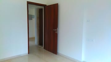 Room in 2 BHK Apartment at HK Orchid Residences, Andheri West – for Rent