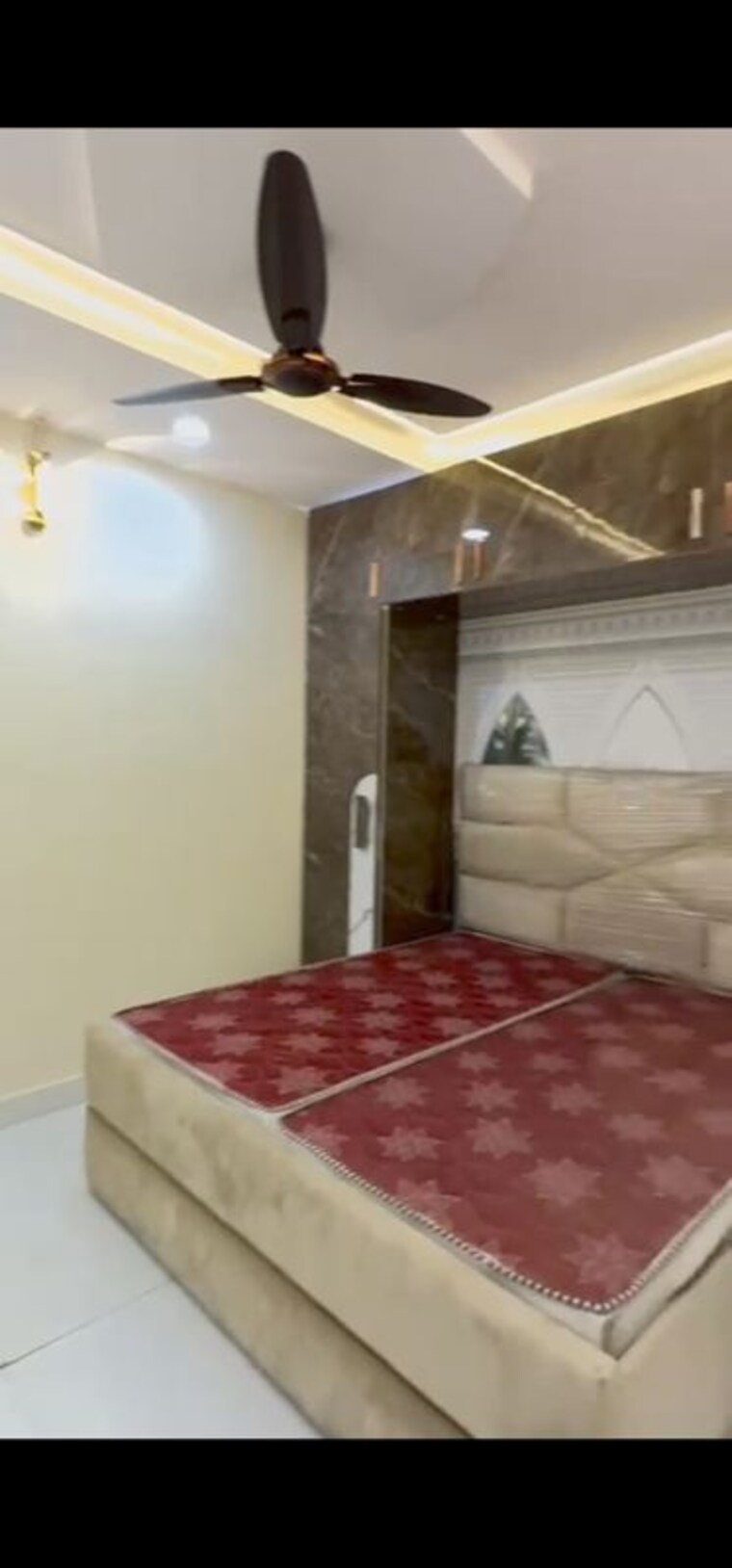 Bedroom, uttam nagar 3 Bedroom 100 Sq.Yd. Builder Floor In Uttam Nagar Delhi 9968164