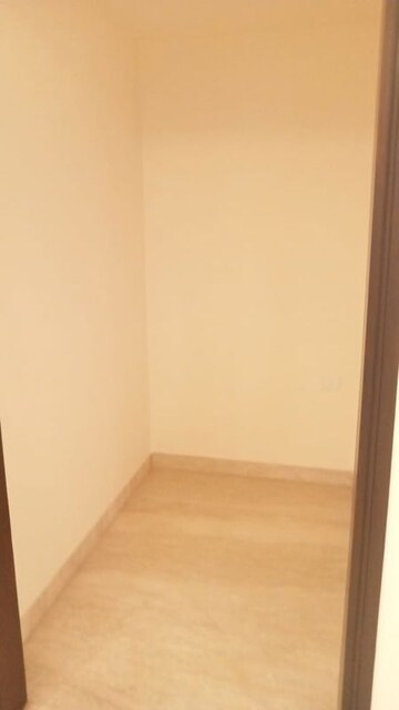 Room in 4 BHK Builder Floor at Safdarjung Enclave – for Rent