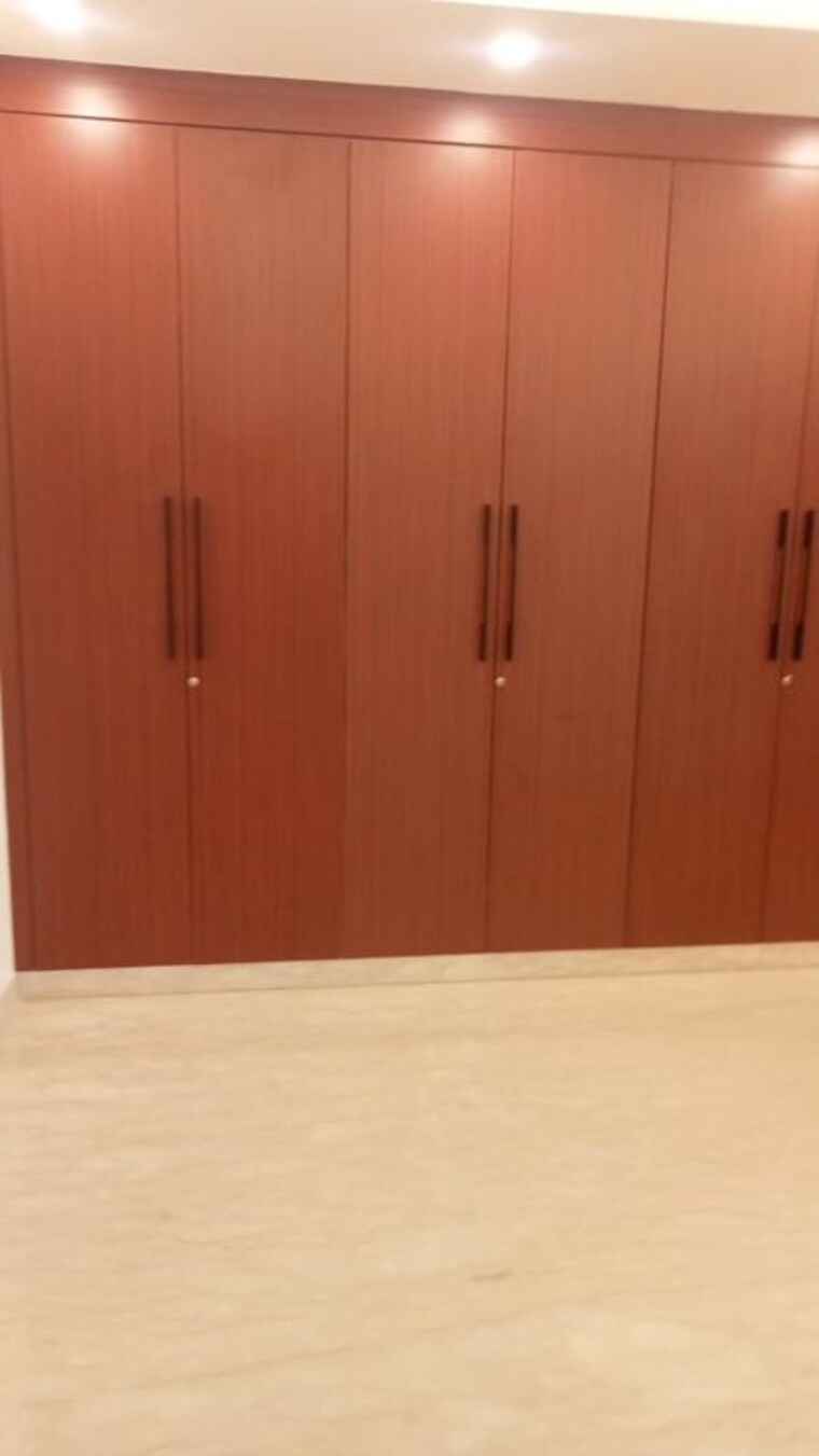 Room, safdarjung enclave 4 Bedroom 300 Sq.Ft. Builder Floor In Safdarjung Enclave Delhi 9968168