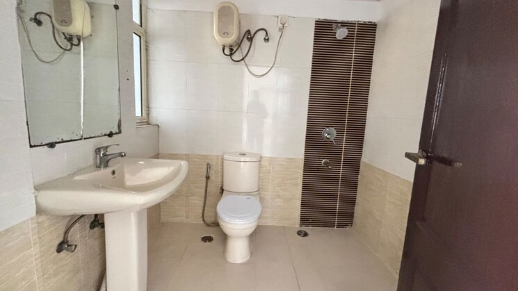 Bathroom, nimbus-the-hyde-park 2.5 Bedroom 1080 Sq.Ft. Apartment In Sector 78 Noida 9968174
