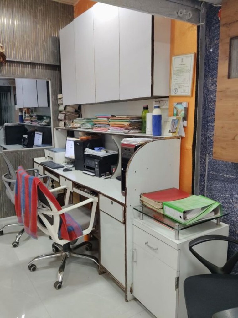 Team Area, kandarpada Commercial Shop 180 Sq.Ft. In Kandarpada Mumbai 9967634