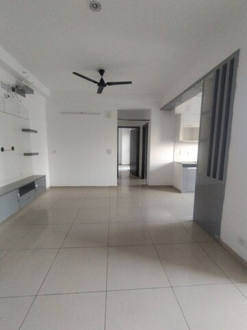 3 BHK Apartment For Rent in Gulshan Bellina, Sector 16 Greater Noida