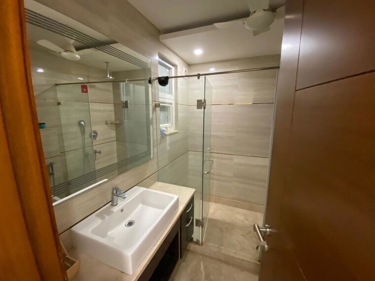 Kitchen, safdarjung enclave 4 Bedroom 300 Sq.Yd. Builder Floor In Safdarjung Enclave Delhi 9968288