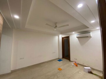 Room in 4 BHK Builder Floor at Safdarjung Enclave – for Rent