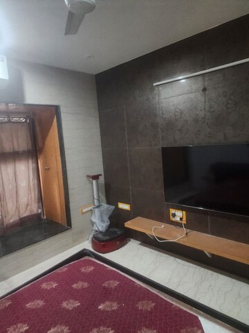 Bedroom in 3 BHK Apartment at Bandra West – for Rent