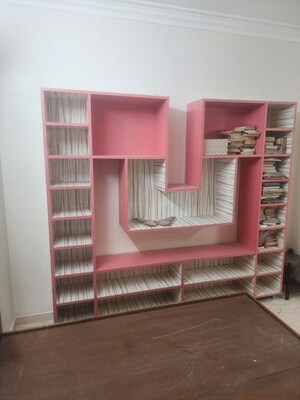 Furnished Amenities in 3 BHK Apartment at Bandra West – for Rent