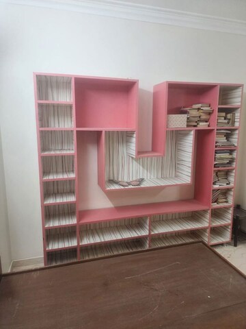 Furnished Amenities in 3 BHK Apartment at Bandra West – for Rent