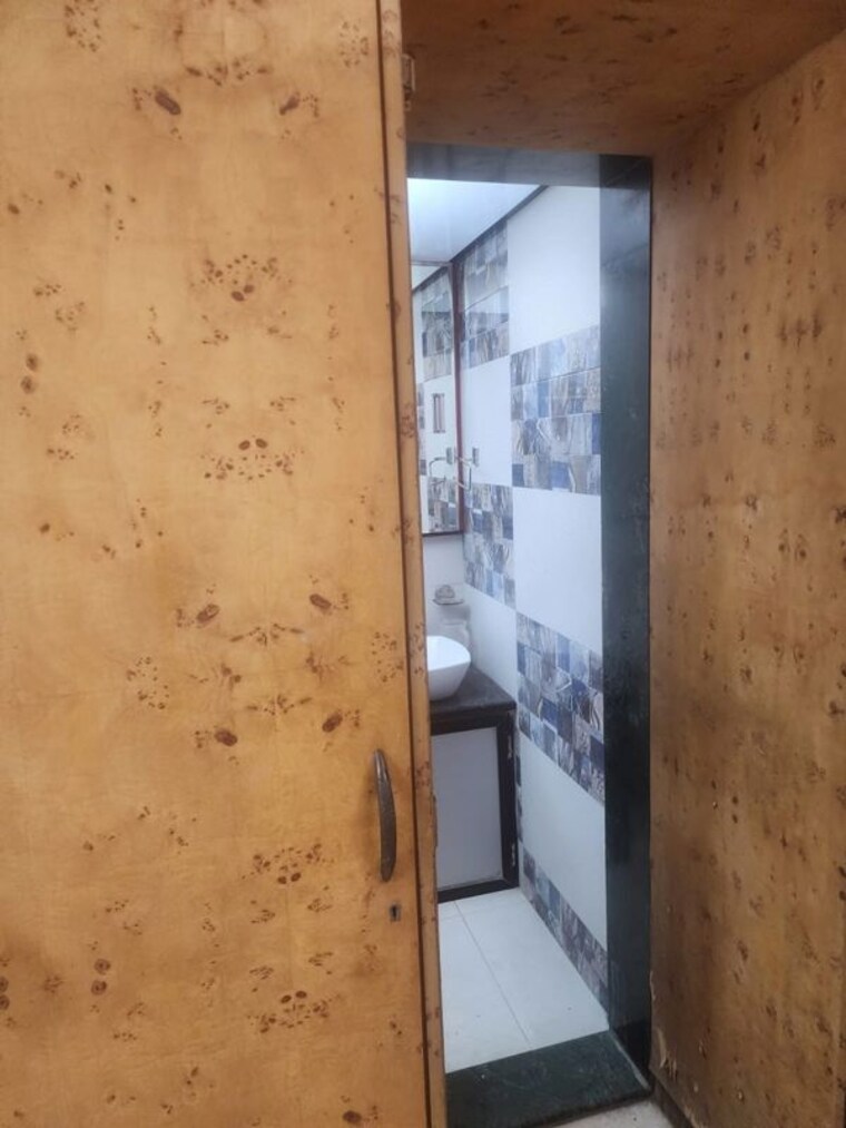 Washroom, bandra west 3 Bedroom 1100 Sq.Ft. Apartment In Bandra West Mumbai 9968220