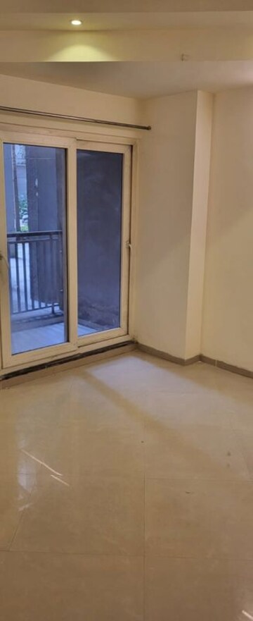 Room in 1 BHK Apartment at Shri Radha Sky Gardens, Sector 16b Greater Noida – for Sale