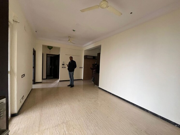 Room, amrapali-zodiac 2.5 Bedroom 1075 Sq.Ft. Apartment In Sector 120 Noida 9968335