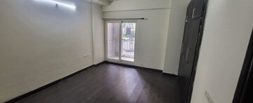 Room in 1 BHK Apartment at Shri Radha Sky Gardens, Sector 16b Greater Noida – for Sale