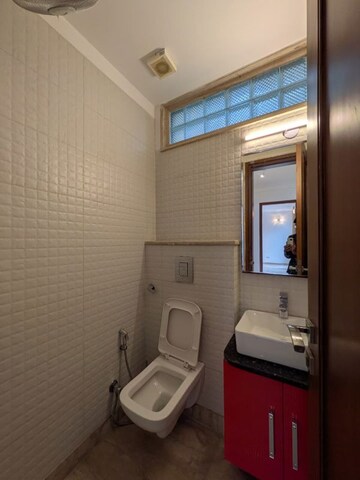 Bathroom in 3 BHK Builder Floor at Defence Colony – for Rent